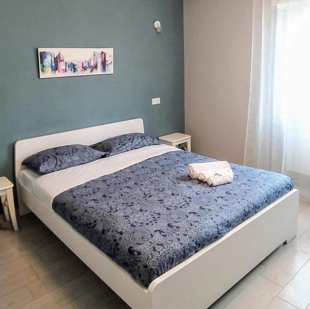 Pretty Tiburtina Room 10/28