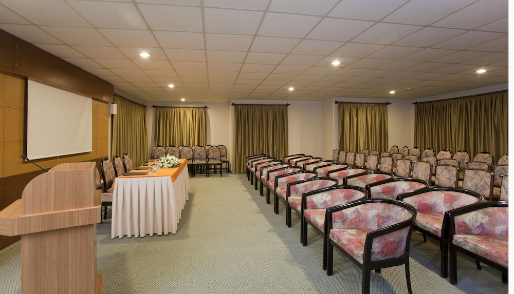 Remi Hotel 22/32
