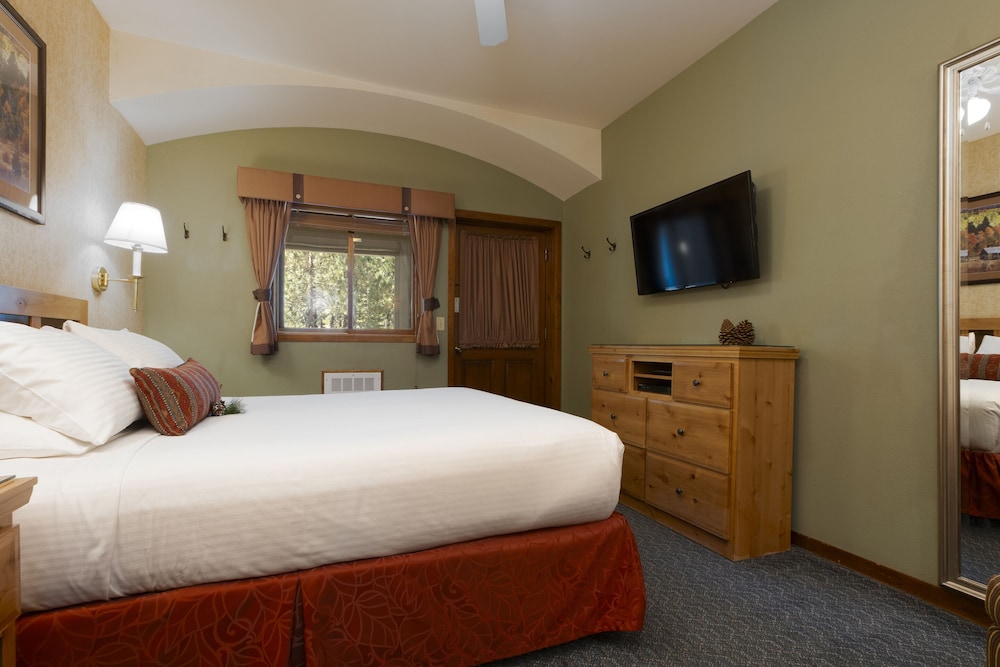 1 BEDROOM, CONDO, KITCHENETTE