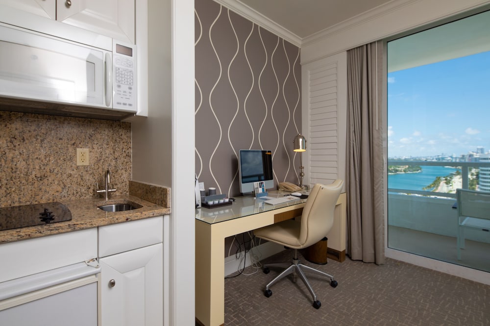 Fontainebleau Miami Beach Private Luxury Suites 37/50