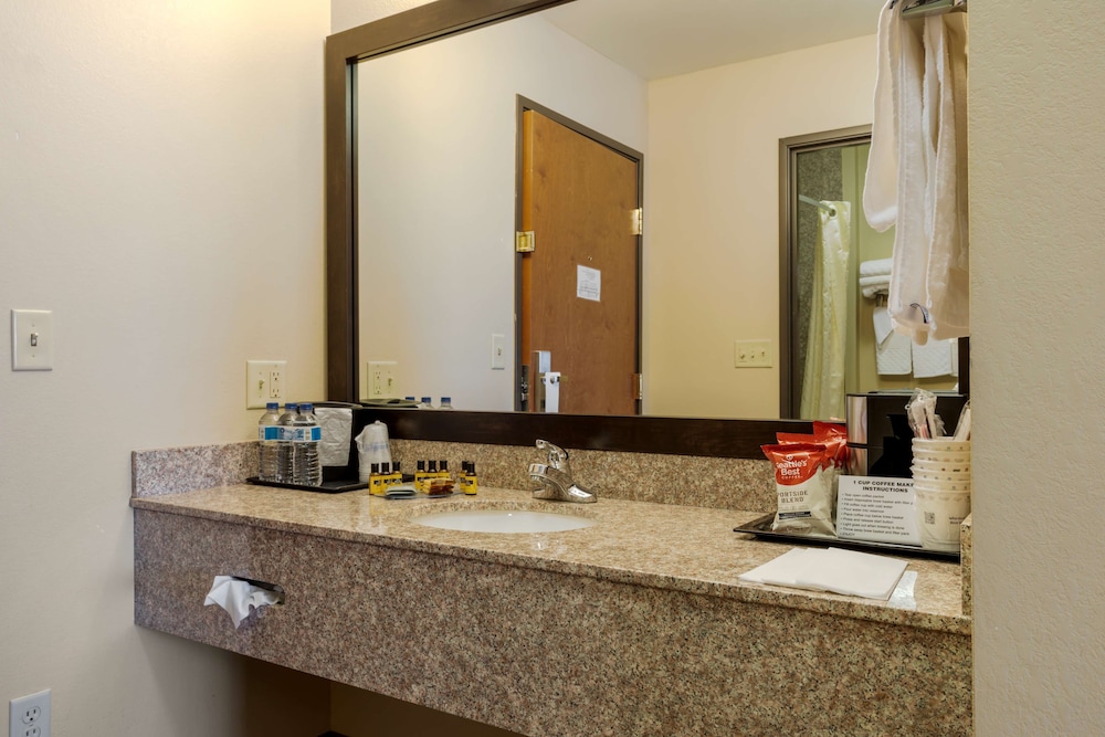 Best Western Plus Red River Inn 6/37