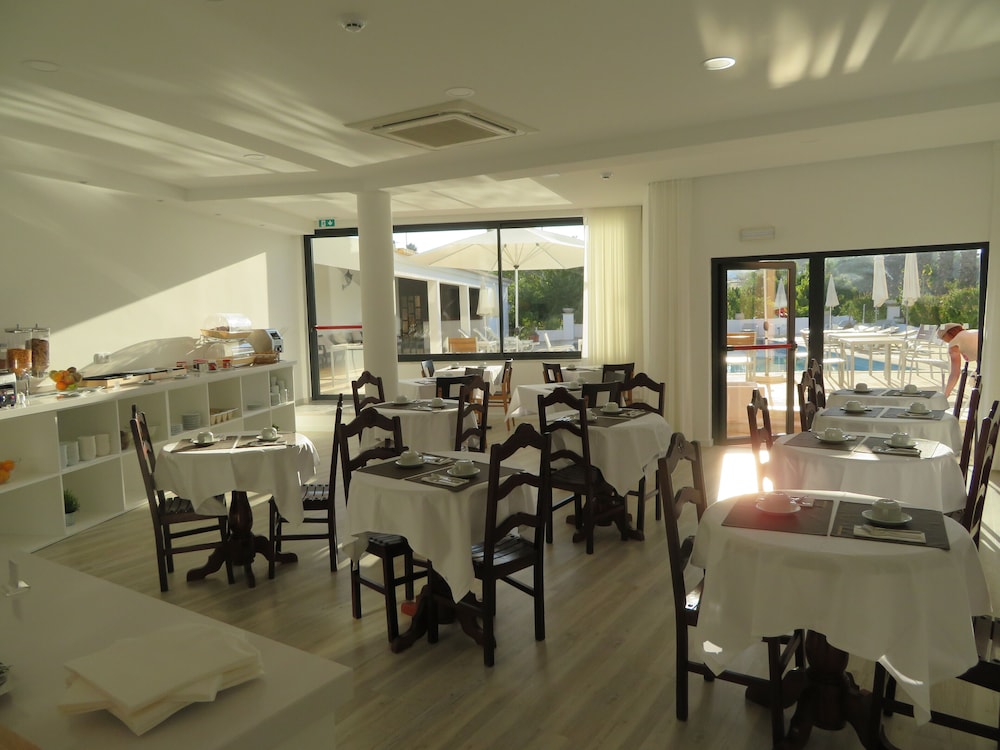 Hotel Alcaide 57/75