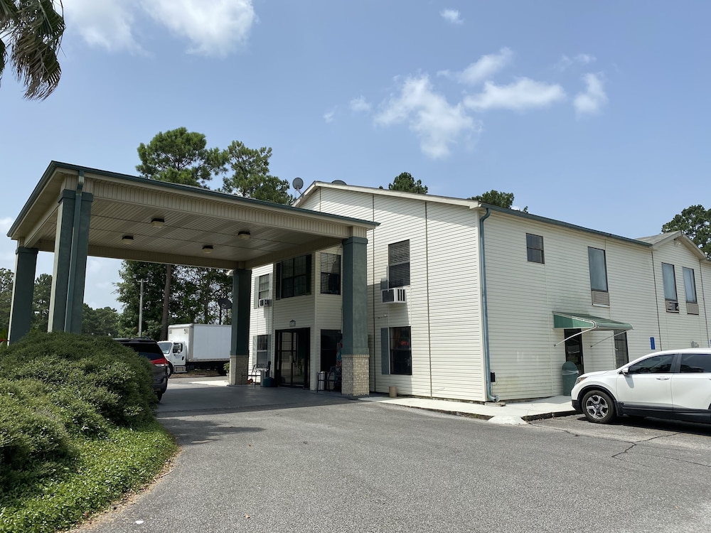 Super 8 by Wyndham Kinder/Coushatta near Casino 31/38