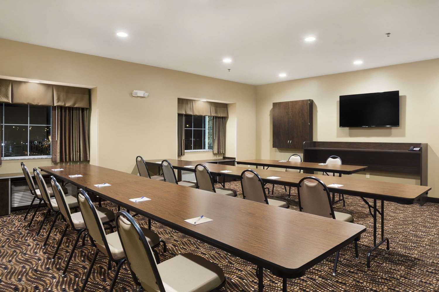 Microtel Inn Suites By Wyndham Cambridge 27/31