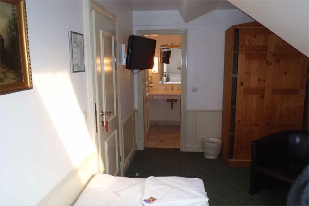 HOTEL FORSTHAUS DAMEROW 5/24