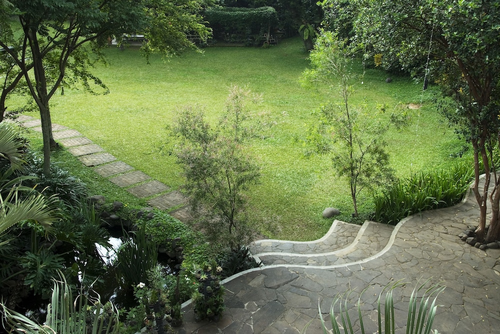 The Cipaku Garden 62/70