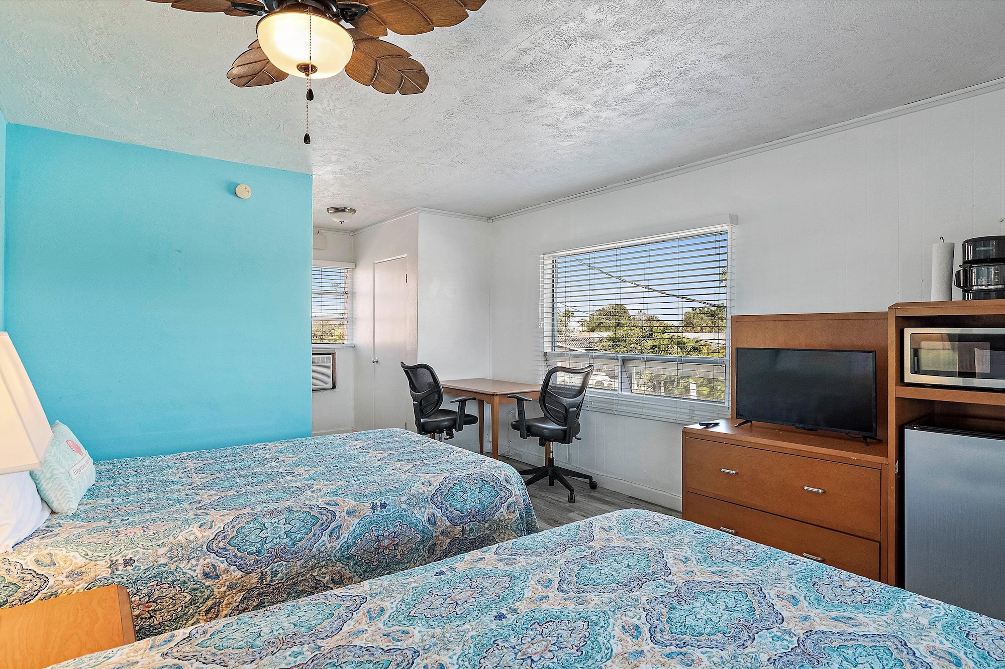 غرفة بسريرين مزدوجين، Malibu Resort Motel 2/3