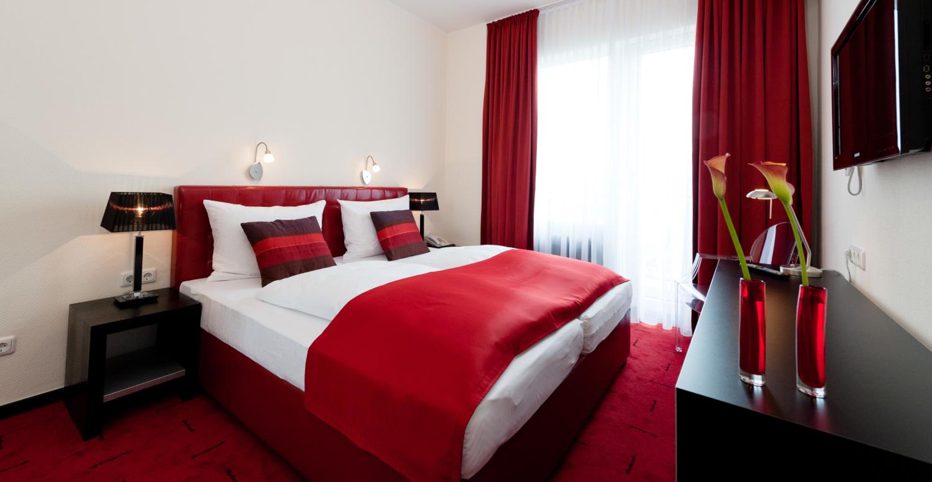 Hotel Esplanade 24/48