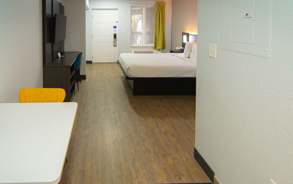 Studio 6 Extended Stay - Coral Springs, FL - Fort Lauderdale 59/60
