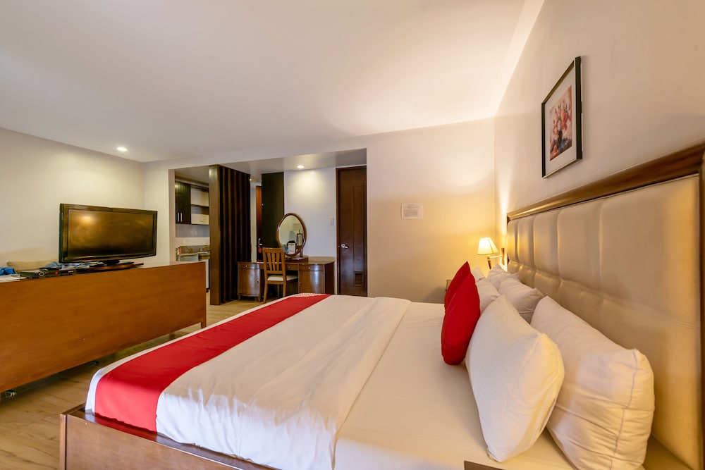 Capital O 176 Bliss Hotel 22/60