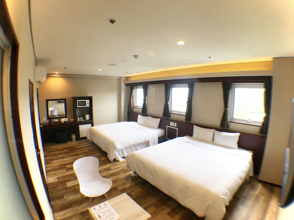 Rycom Crystal Hotel 14/59