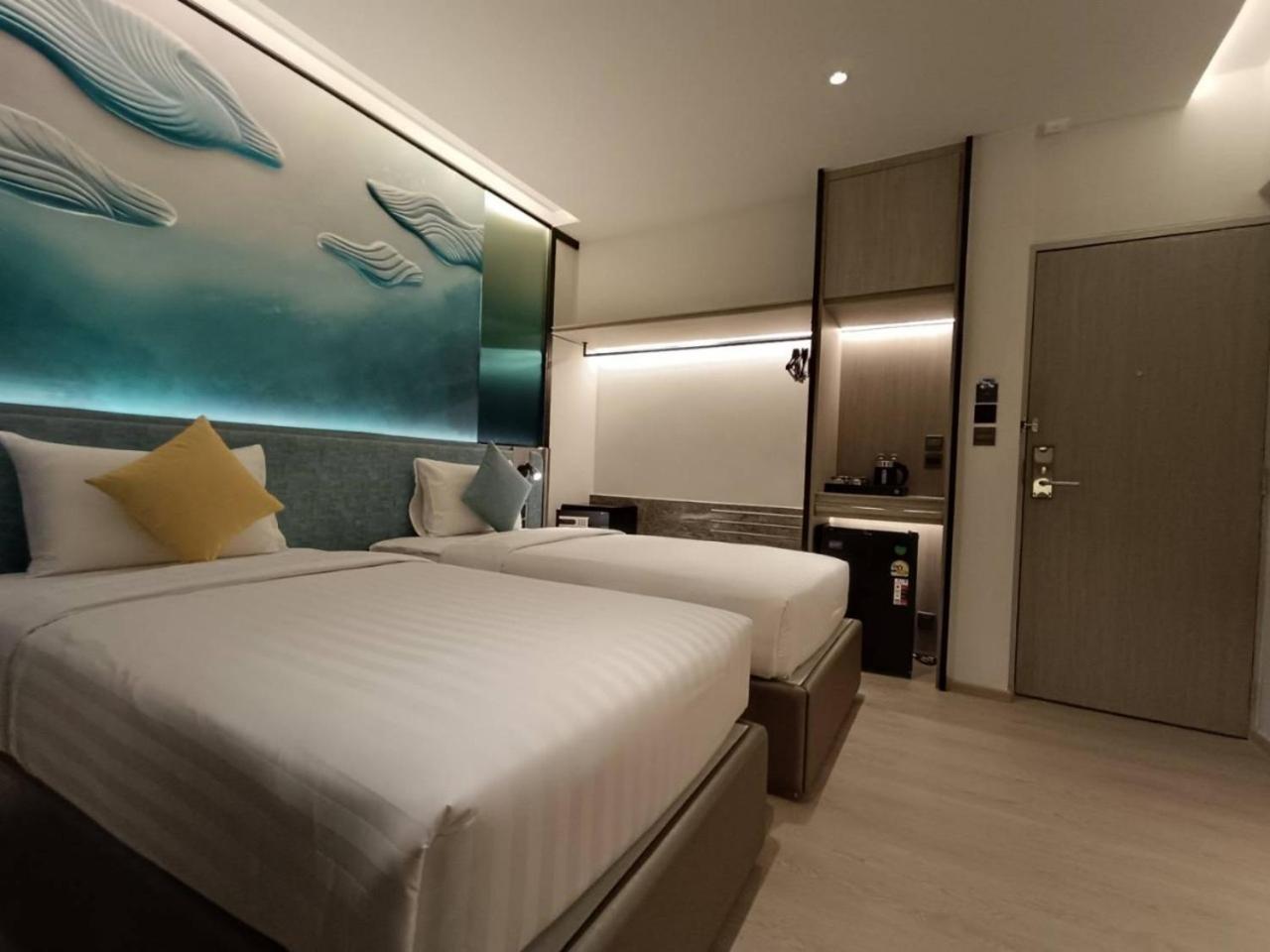 SUPERIOR, DOUBLE OR TWIN BED