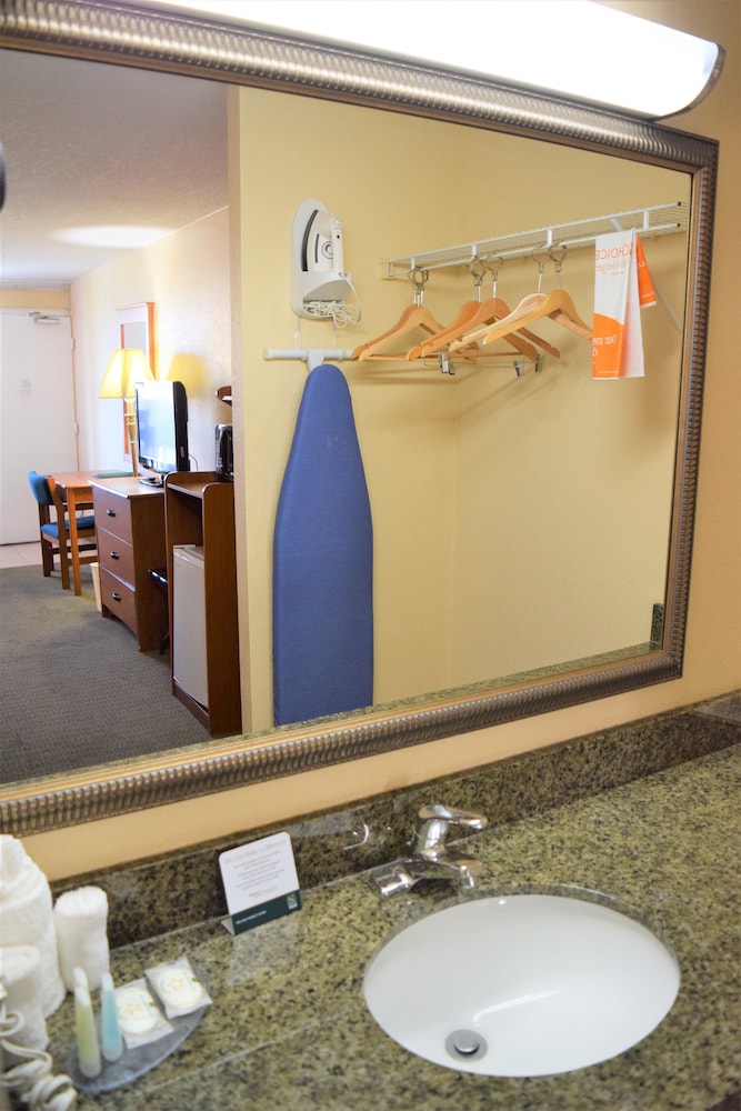 Quality Inn Kennedy Space Center 19/47