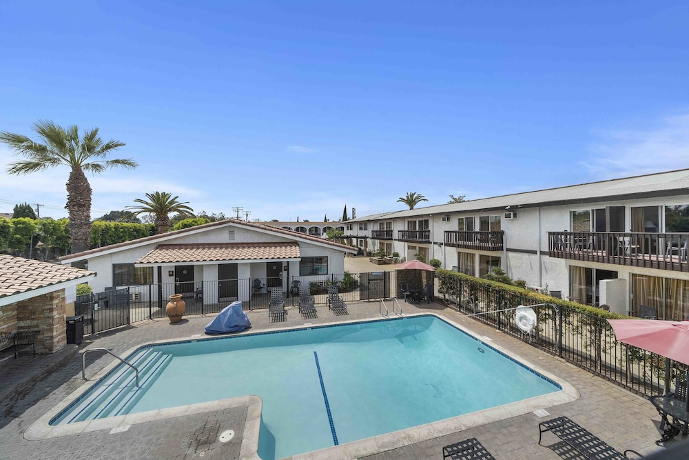 Lemon Tree Hotel Suites in ANAHEIM - CA