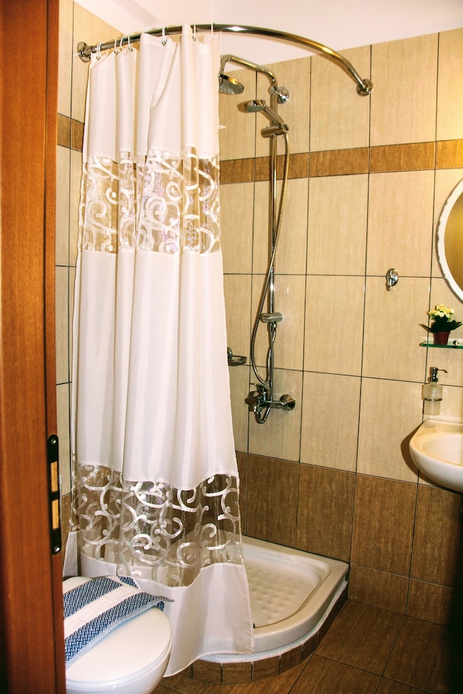 Hotel Ippolity Village 68/71