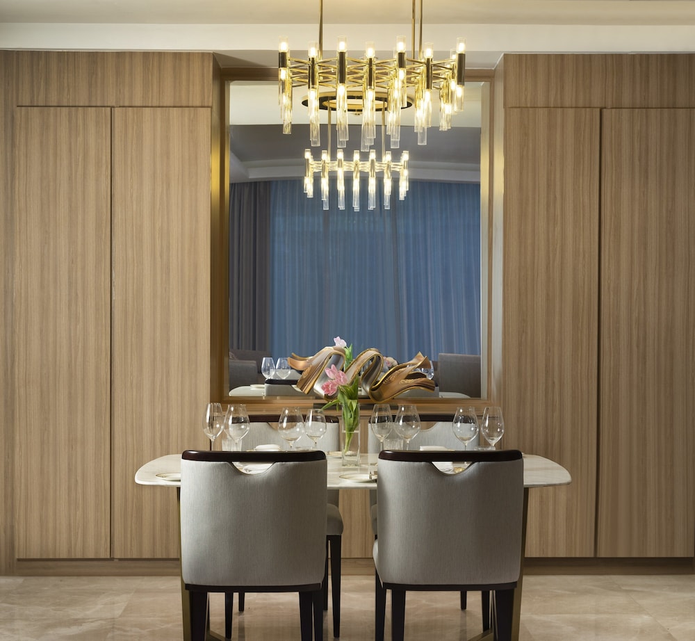 Intercontinental Jakarta Pondok Indah 62/76