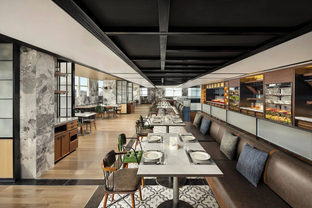Four Points by Sheraton Beijing Sanlitun Workers Stadium 15/21