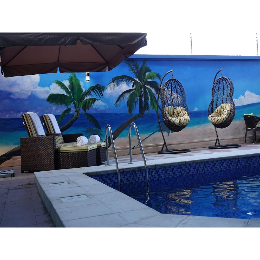 Pearlwort Hotel and Suites 43/45