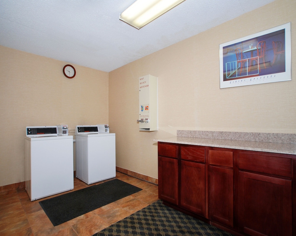 Quality Inn Lima, OH 3/47