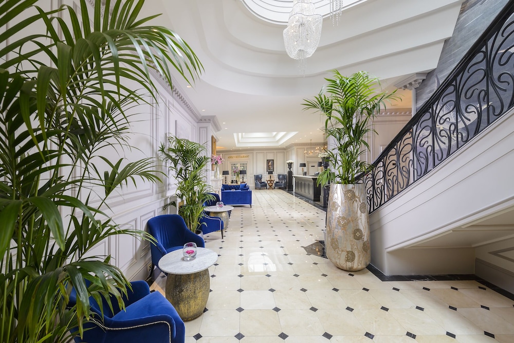 Dromhall Hotel 14/81