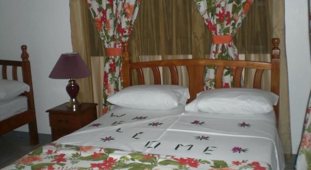 Top Ranking Hill View Guesthouse 13/23