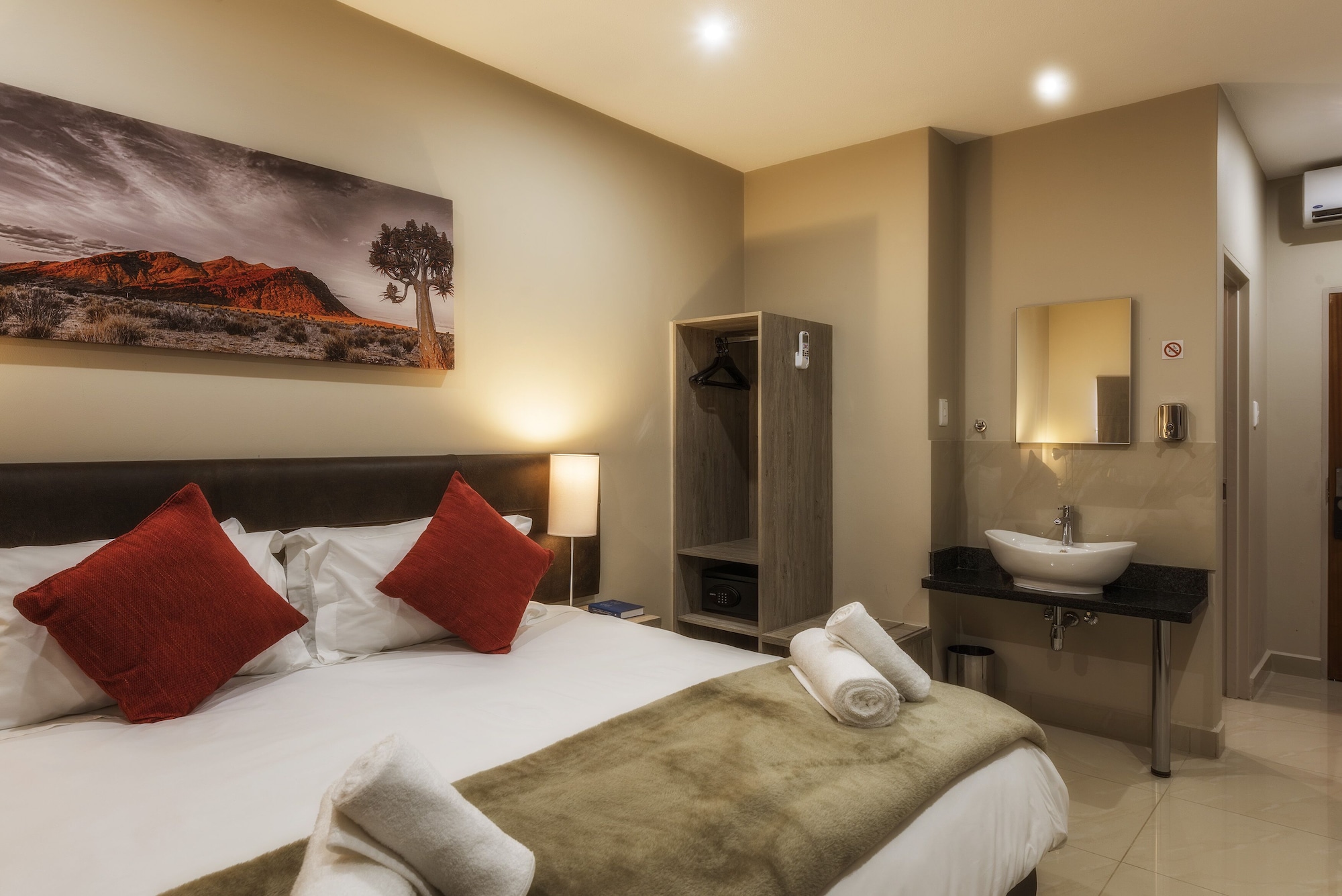 Room, King Bed