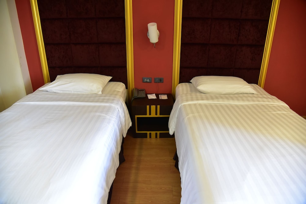 Grand Pink Hotel Hat Yai 11/49