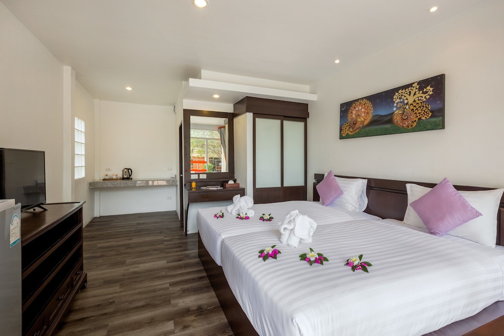 DELUXE, VILLA, POOL ACCESS