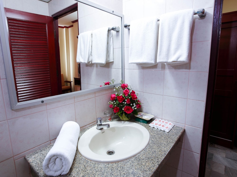 Chumphon Palace Hotel 9/47