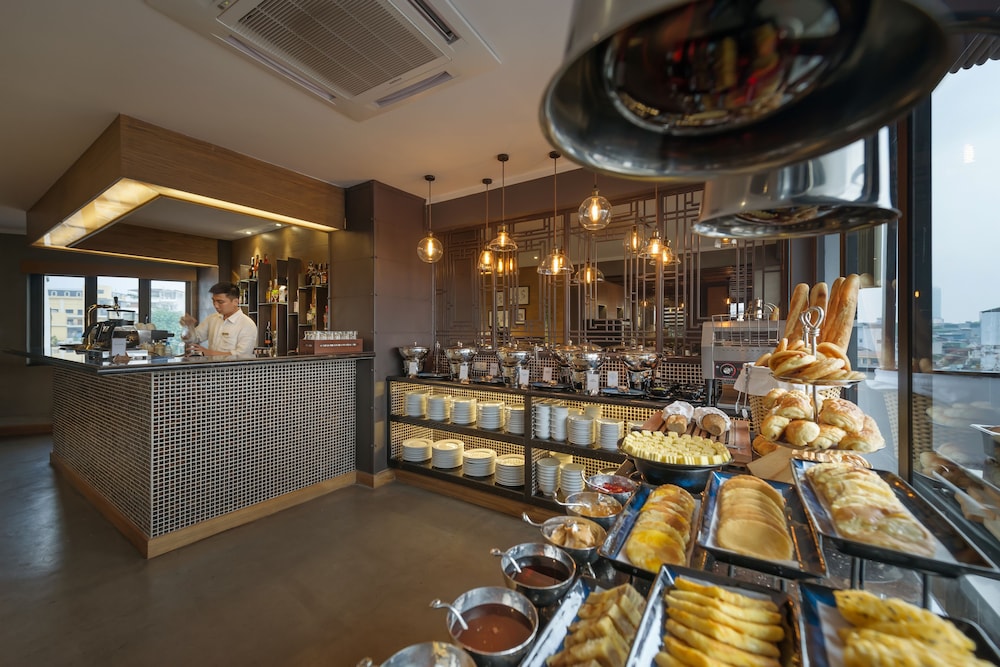 Bespoke Trendy Hotel Hanoi 6/50