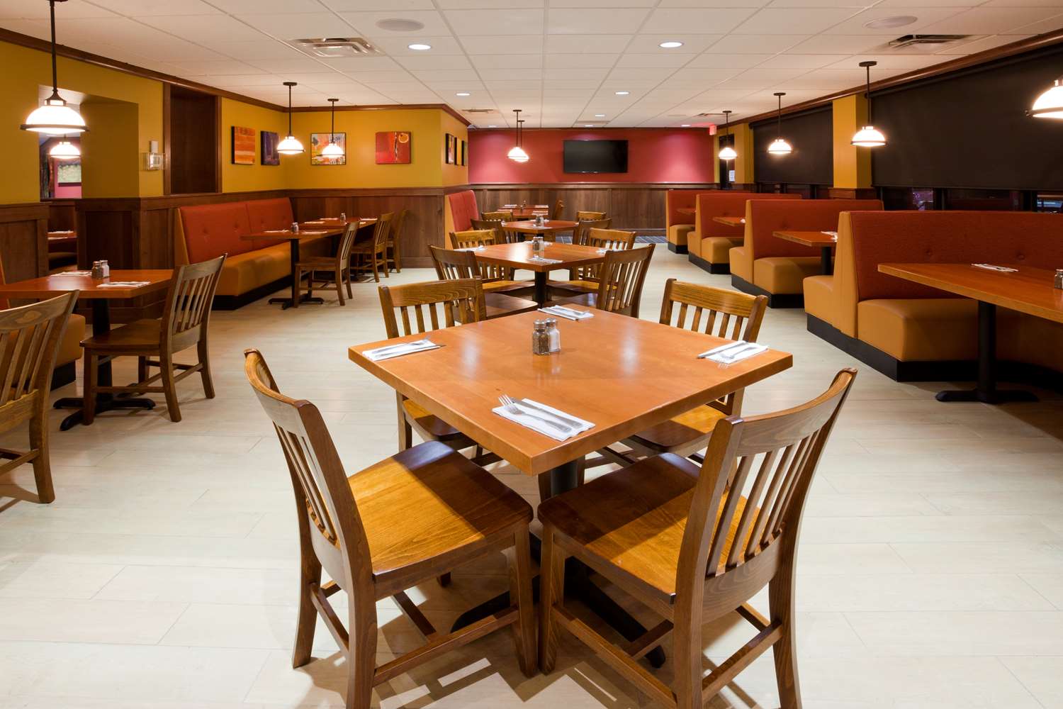 Best Western Plus Willmar 36/58