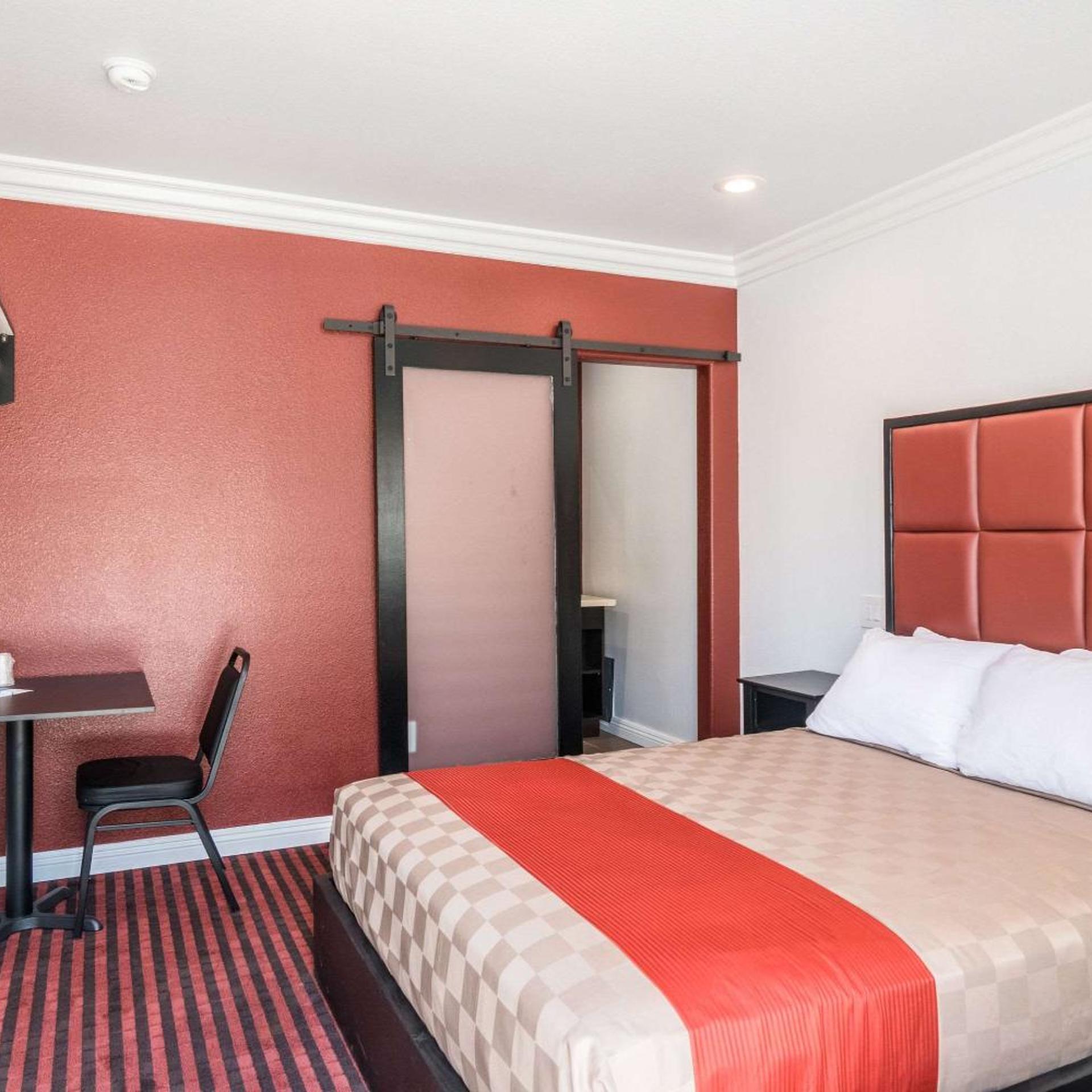 Rodeway Inn & Suites 9/19