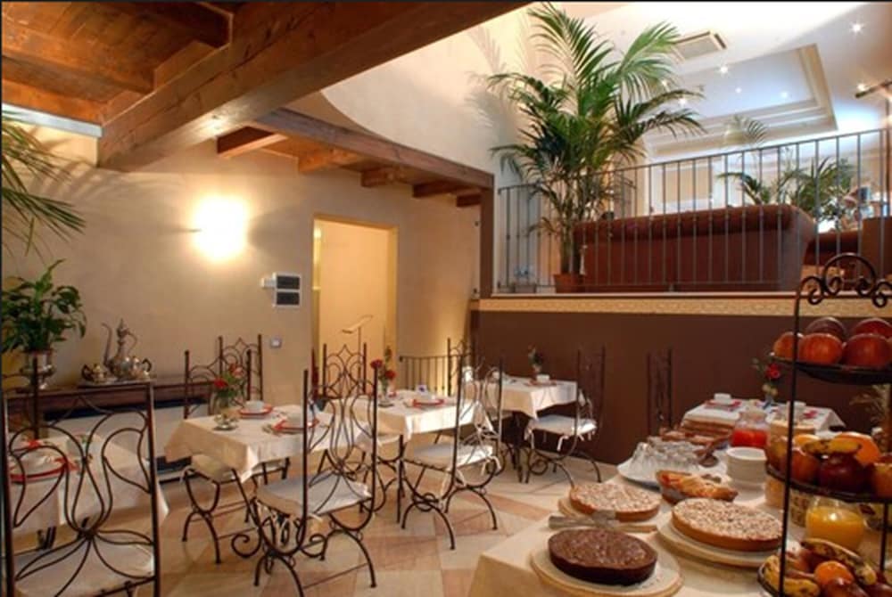 Del Borgo 34/46