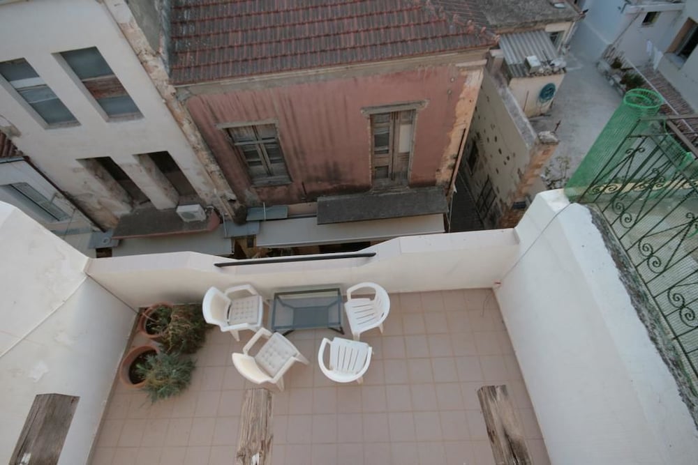 Chania Rooms 32/48