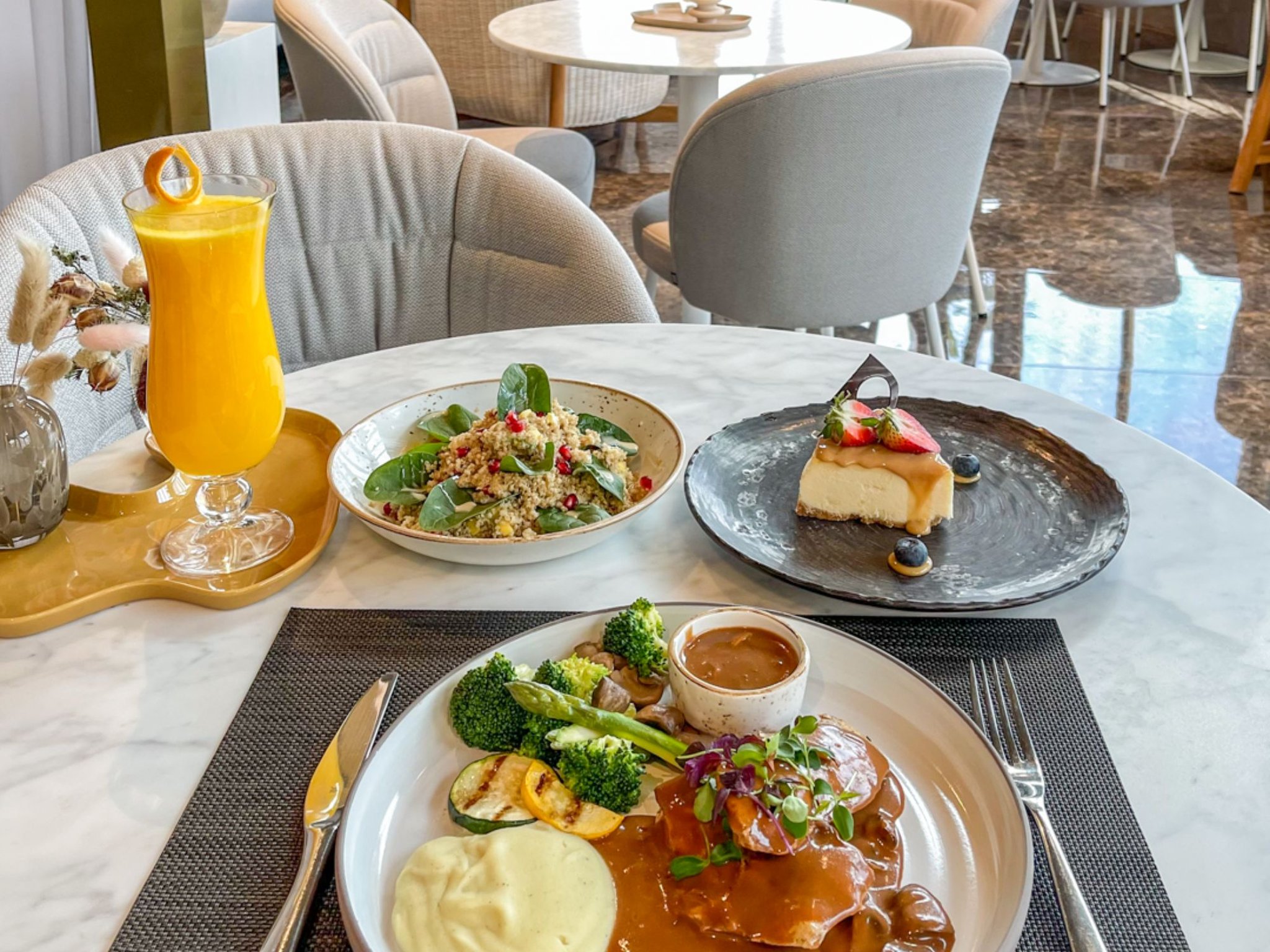 Voco Doha West Bay Suites 80/100