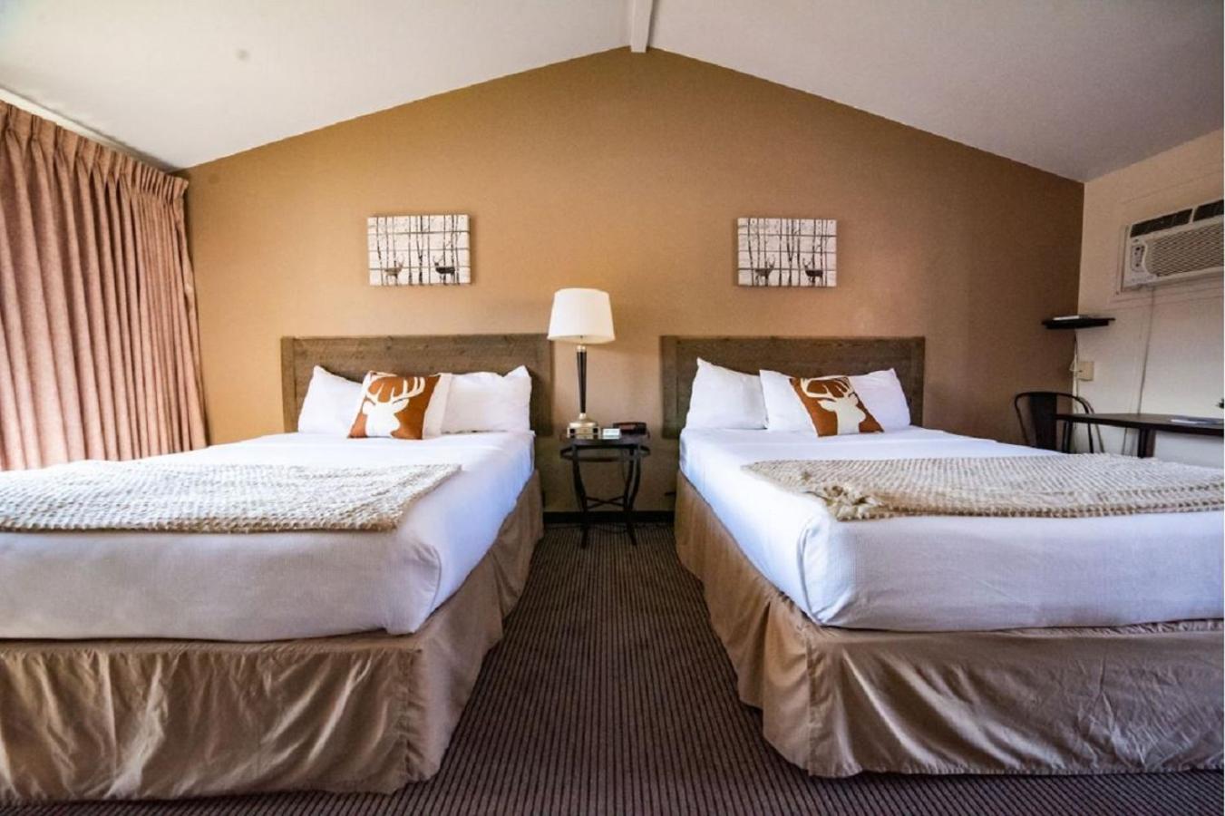 Room, 2 Queen Beds, Balcony
