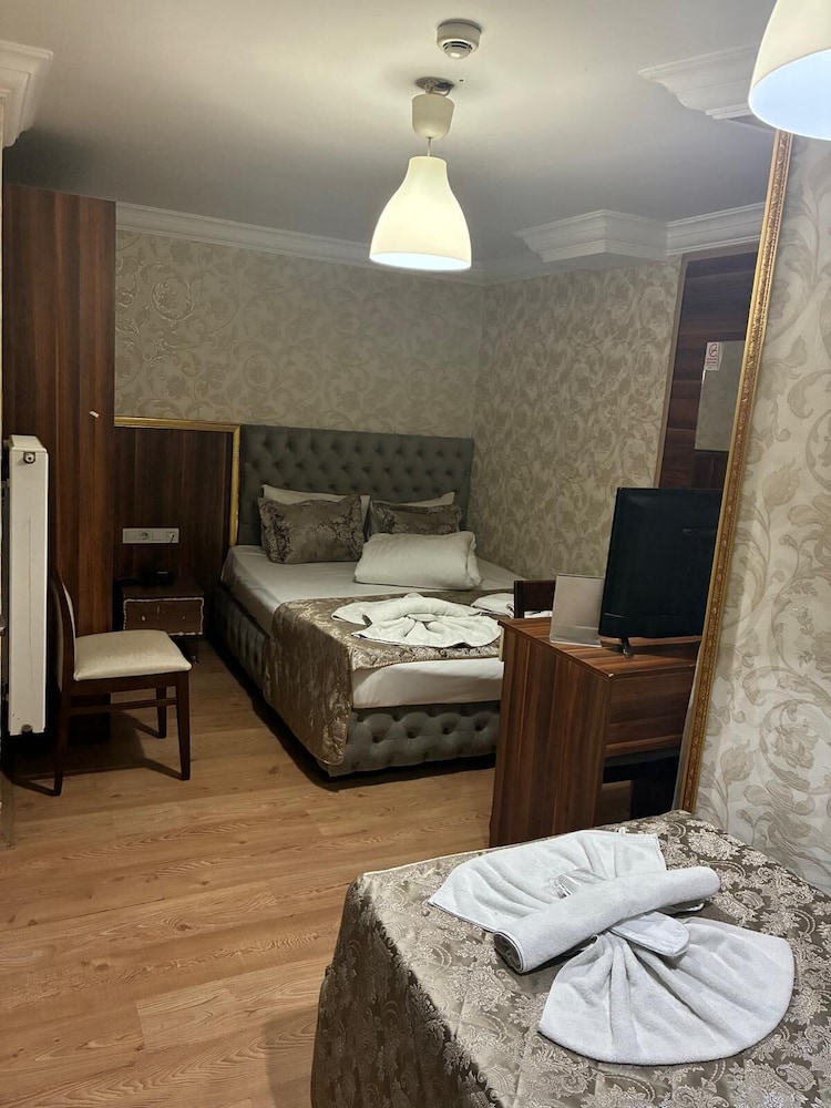 Angel's Garden Hotel 52/69