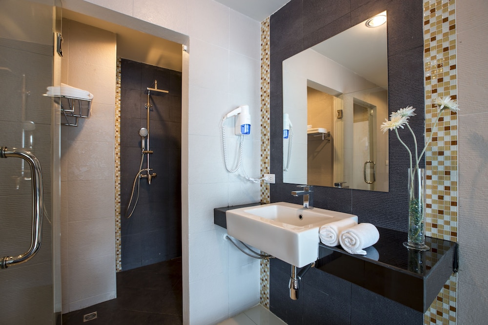 Chanalai Hillside Resort 30/74