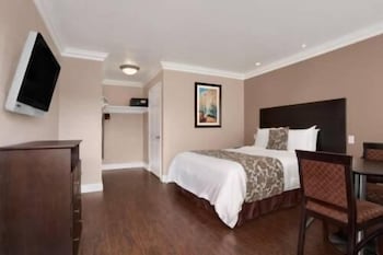 Lotus Of Lompoc - A Great Hospitality Inn 20/32