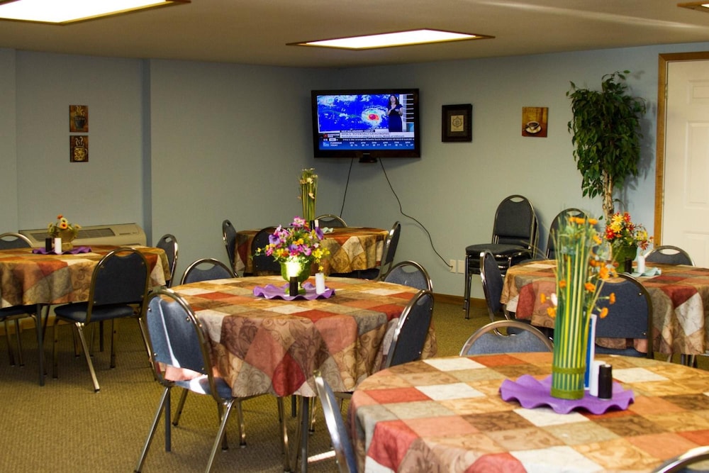 Cottonwood Inn 31/33