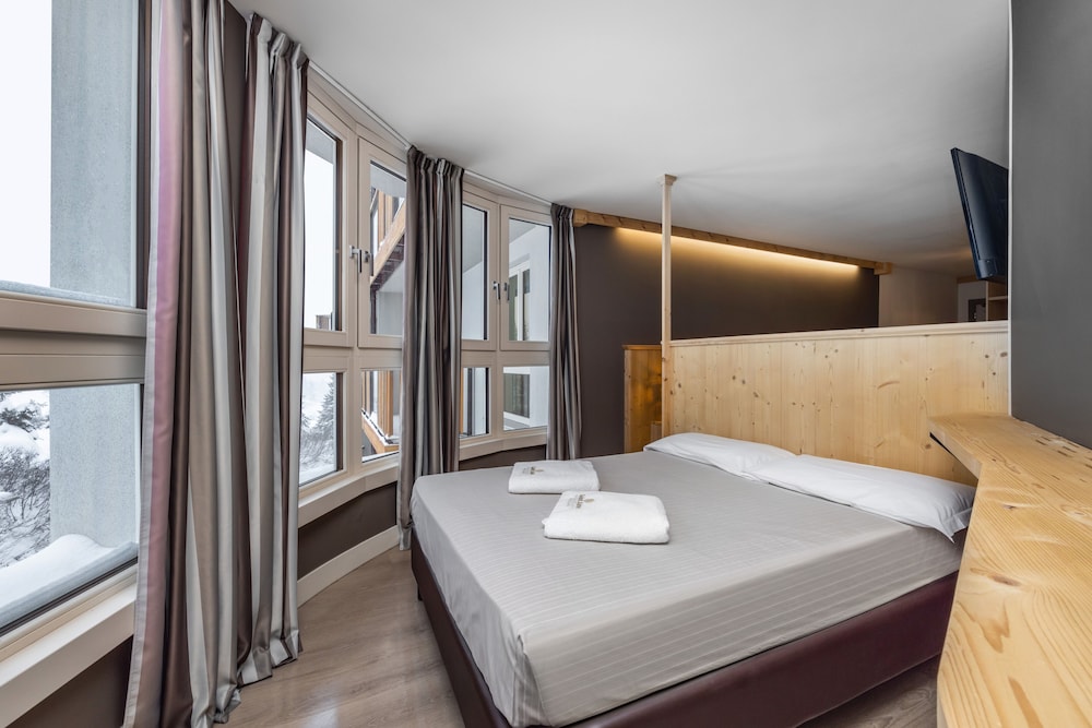 Hotel Piandineve 19/64