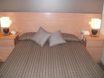 Keilor Motor Inn 6/26