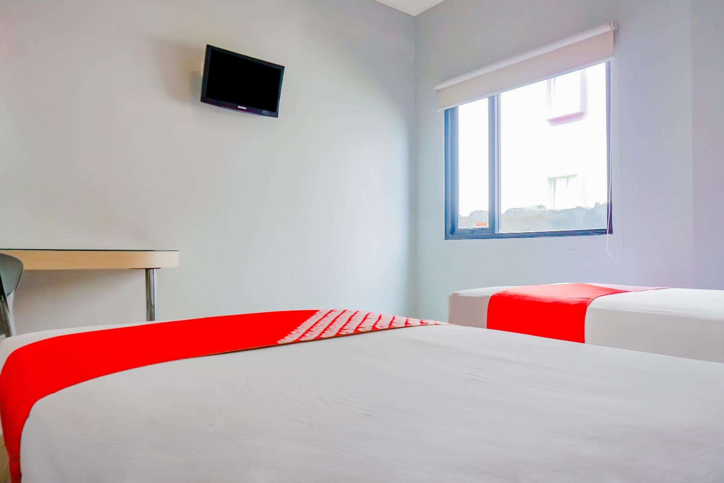 DELUXE, TWIN BEDS