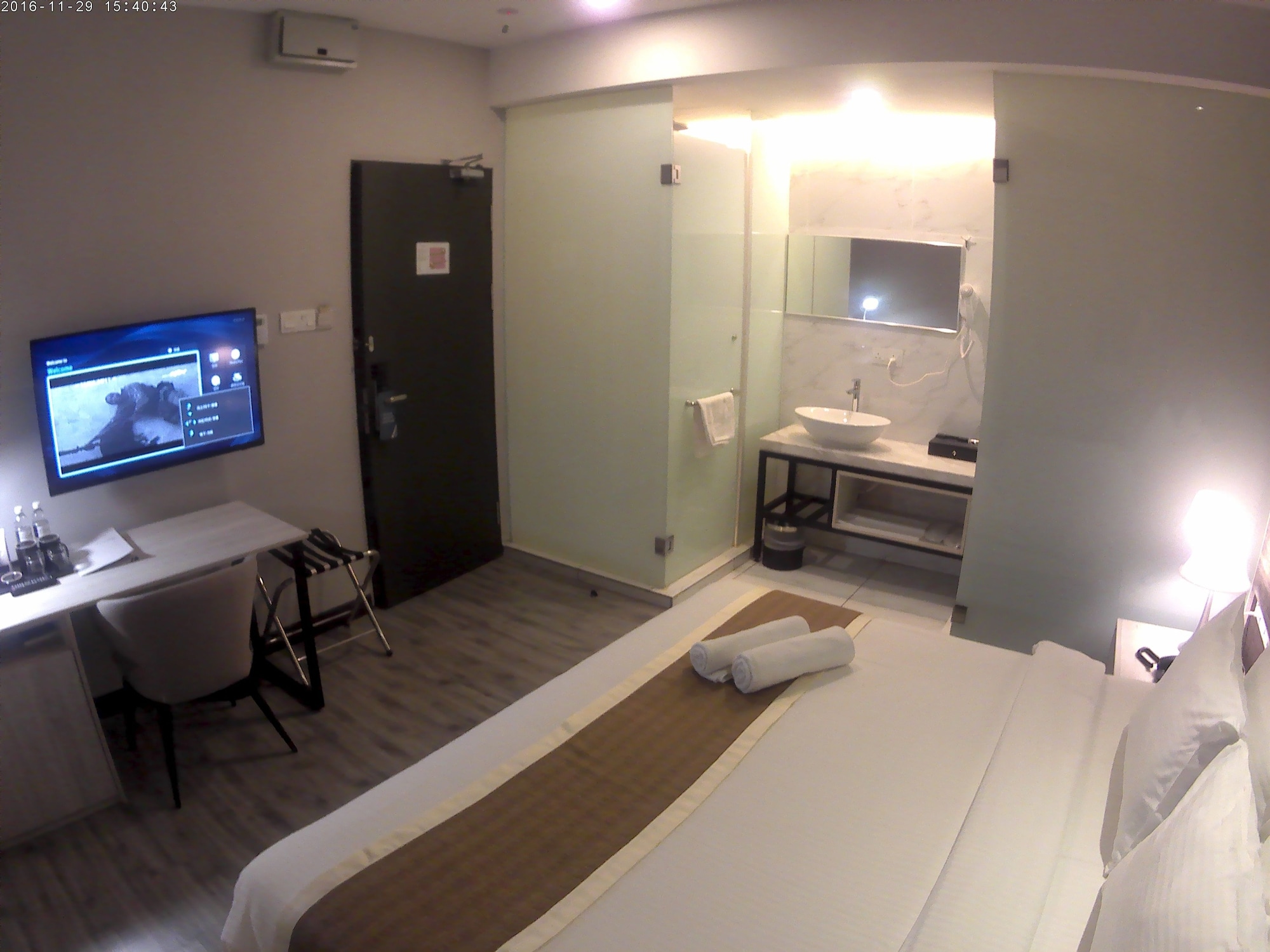 STANDARD, KING BED, NO WINDOW