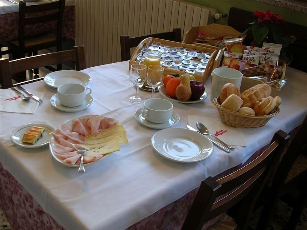 Albergo Moderno 38/50