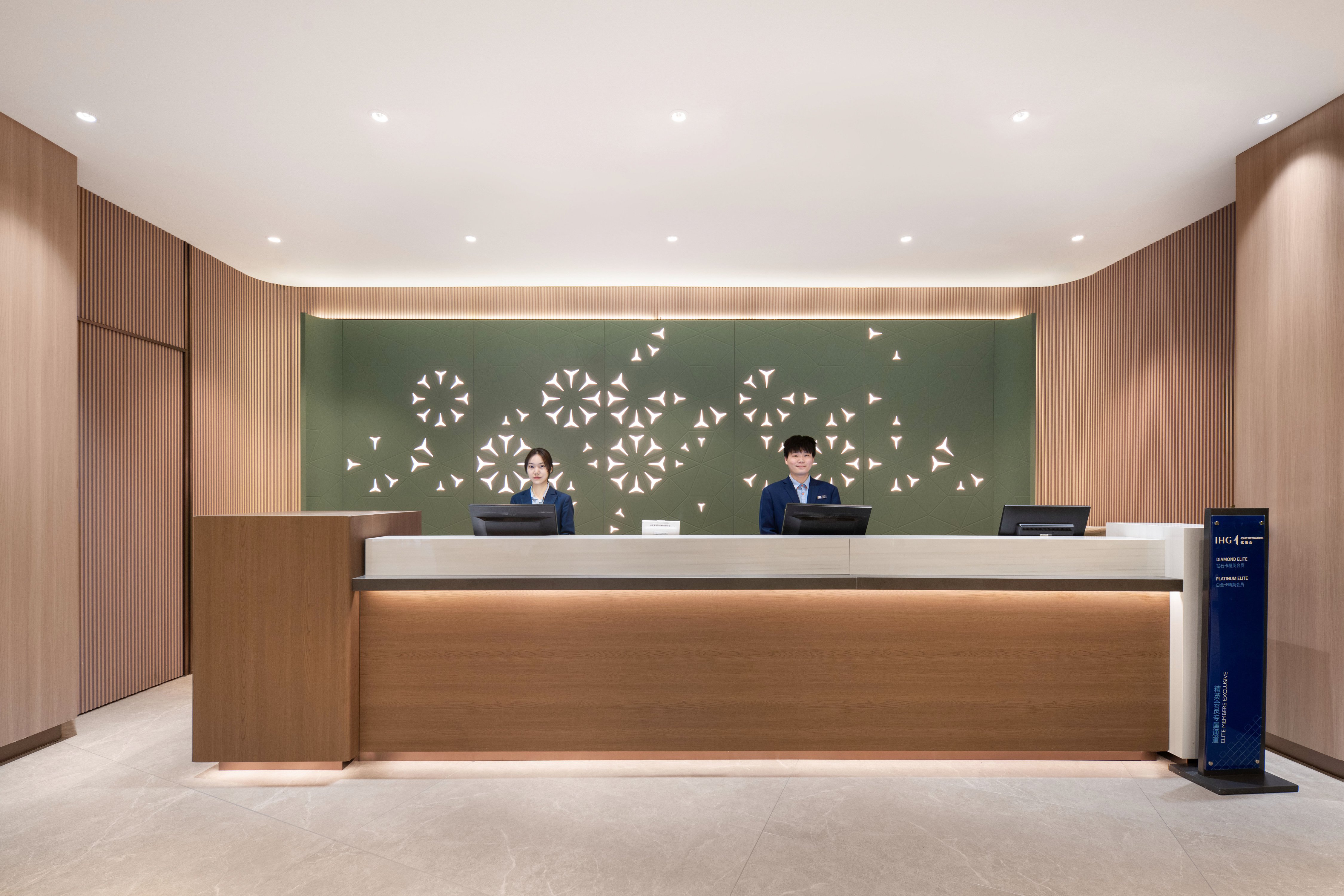 Holiday Inn Express Shanghai Putuo 6/50