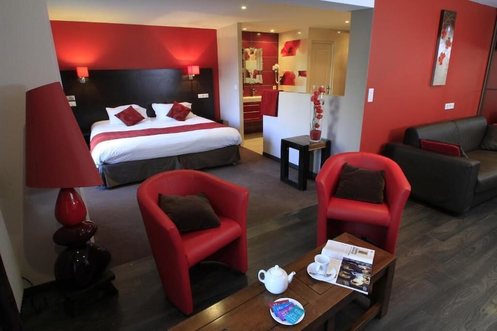 INTER-HOTEL LES COQUELICOTS 12/25
