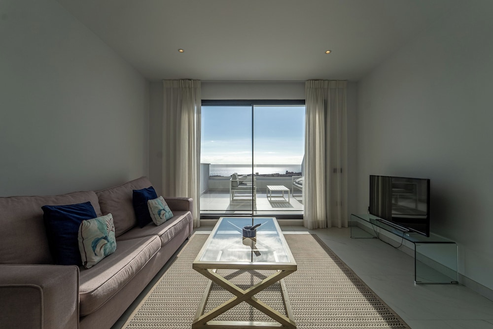 ESTEPONA HOLIDAY HILLS 28/50
