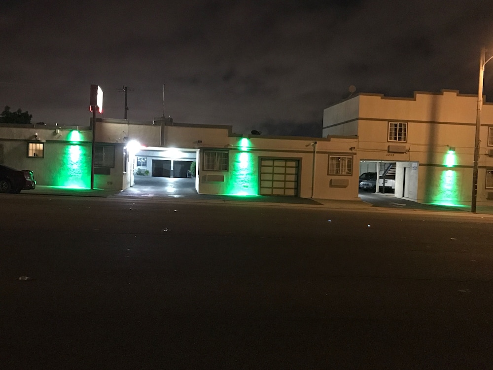 Geneva Motel Daly City 2/25