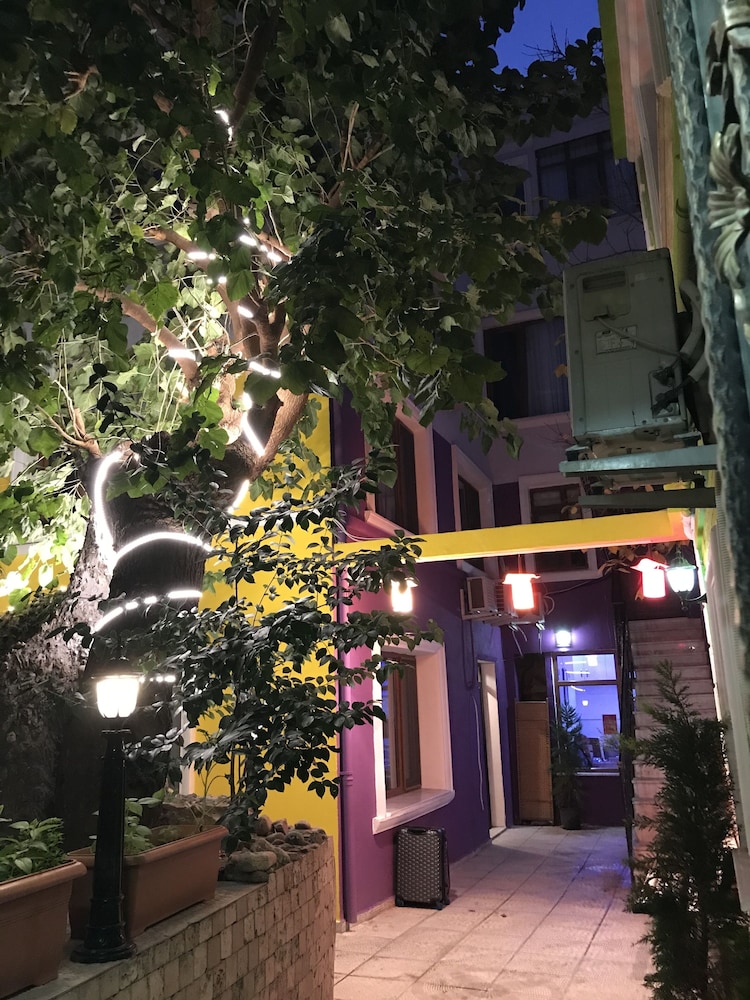 The Zanadu Istanbul 44/59